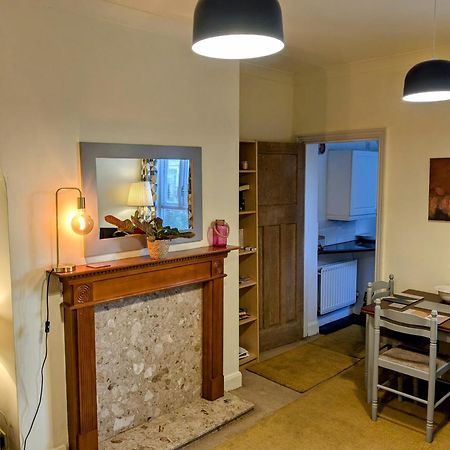Apartment With Outside Patio And Car Space Durham Exterior foto